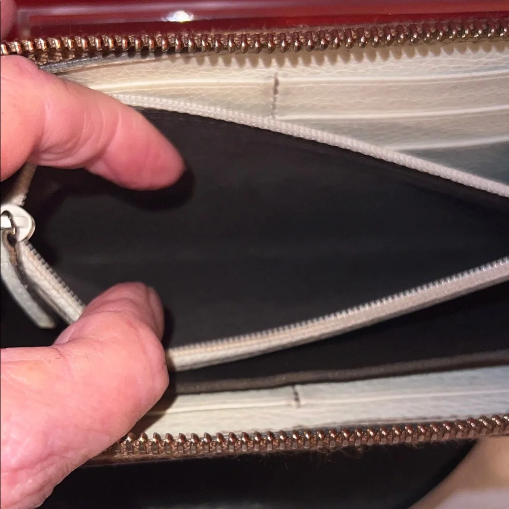 Gucci Dark Brown Leather Wallet in good used condition - Picture 6 of 12